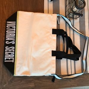 Vs cooler tote